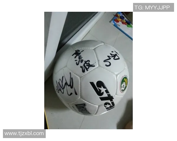 帕尼尼签字足球球星卡收藏价值分析与市场趋势探讨